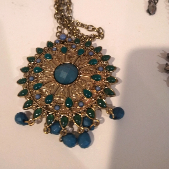 Jewelry - Picture 2 of 4